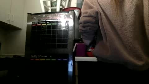 Snapshot of luci_layne chatting on 04.06.26 Luci Layne online show from 04.06.26