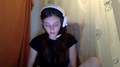Snapshot of luci_layne chatting on 04.26.26 Luci Layne online show from 04.26.26