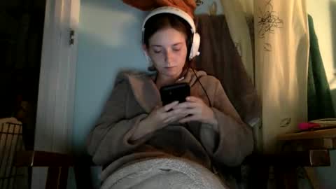 Snapshot of luci_layne chatting on 05.27.26 Luci Layne online show from 05.27.26