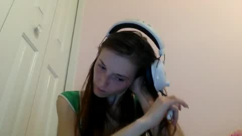 Snapshot of luci_layne chatting on 06.17.26 Luci Layne online show from 06.17.26