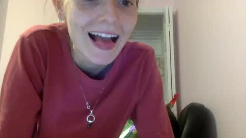Snapshot of luci_layne chatting on 07.02.26 Luci Layne online show from 07.02.26