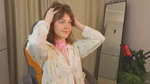 Snapshot of luci_xo chatting on 07.01.26 Lucy online show from 07.01.26