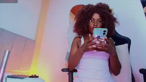 Snapshot of lucia01m chatting on 06.15.26 lucia01m online show from 06.15.26
