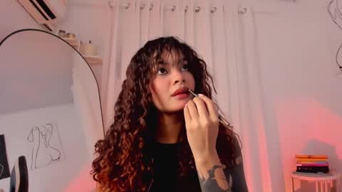 Snapshot of lucia_lee_ chatting on 01.31.25 Lucia online show from 01.31.25
