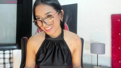 Snapshot of lucia_oregon chatting on 02.04.26 L U C I A online show from 02.04.26