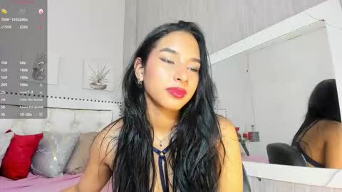 Snapshot of lucia_oregon chatting on 02.11.26 L U C I A online show from 02.11.26