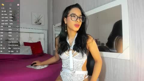 Snapshot of lucia_oregon chatting on 02.17.26 L U C I A online show from 02.17.26