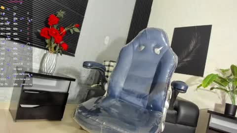 L U C I A online show from 04.12.26