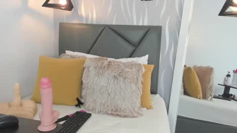 Lucia online show from 11.29.25