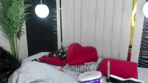 Lucia Vonne online show from 01.11.25