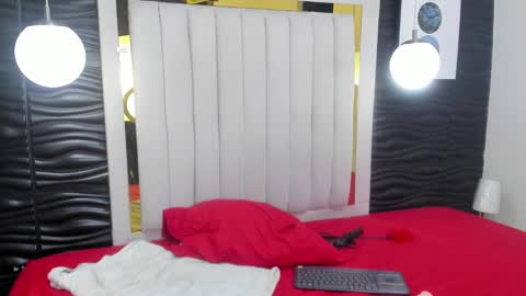 Lucia Vonne online show from 02.20.25