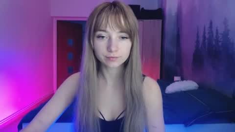 Snapshot of luciacam20 chatting on 12.11.24 Lucy online show from 12.11.24