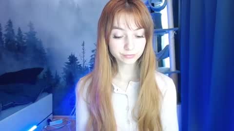 Snapshot of luciacam20 chatting on 01.02.25 Lucy online show from 01.02.25