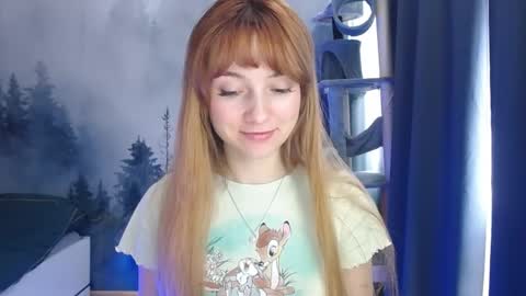 Snapshot of luciacam20 chatting on 01.05.25 Lucy online show from 01.05.25