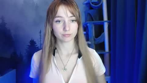 Snapshot of luciacam20 chatting on 01.07.25 Lucy online show from 01.07.25