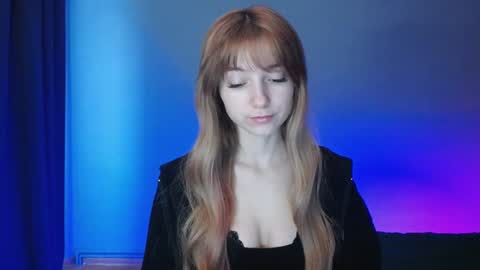 Snapshot of luciacam20 chatting on 01.14.25 Lucy online show from 01.14.25