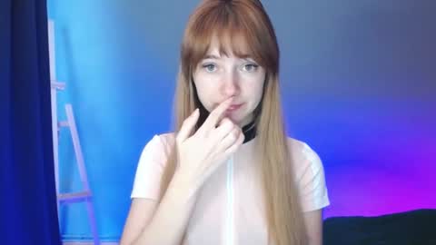 Snapshot of luciacam20 chatting on 01.17.25 Lucy online show from 01.17.25