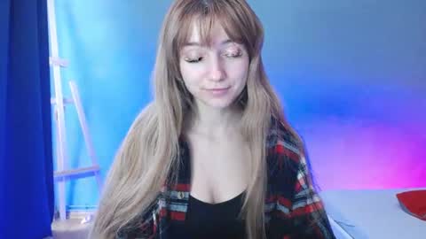 Snapshot of luciacam20 chatting on 01.24.25 Lucy online show from 01.24.25