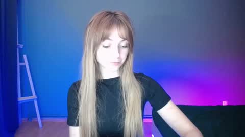 Snapshot of luciacam20 chatting on 02.11.25 Lucy online show from 02.11.25