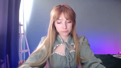 Snapshot of luciacam20 chatting on 02.12.25 Lucy online show from 02.12.25