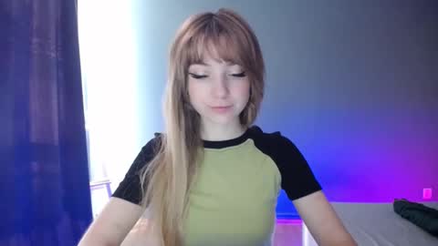 Snapshot of luciacam20 chatting on 02.19.25 Lucy online show from 02.19.25