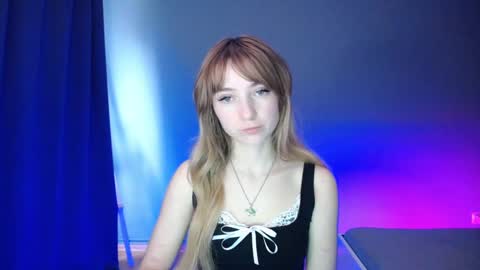 Snapshot of luciacam20 chatting on 02.28.25 Lucy online show from 02.28.25