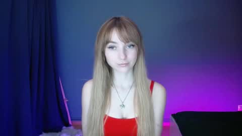 Snapshot of luciacam20 chatting on 03.02.25 Lucy online show from 03.02.25