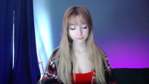 Snapshot of luciacam20 chatting on 03.03.25 Lucy online show from 03.03.25