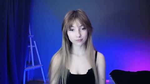 Snapshot of luciacam20 chatting on 03.06.25 Lucy online show from 03.06.25