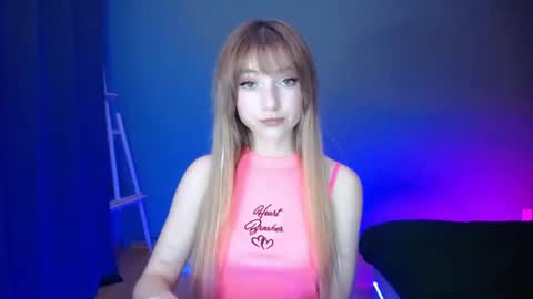 Snapshot of luciacam20 chatting on 03.12.25 Lucy online show from 03.12.25