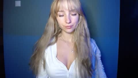 Snapshot of luciacam20 chatting on 10.11.25 Lucy online show from 10.11.25