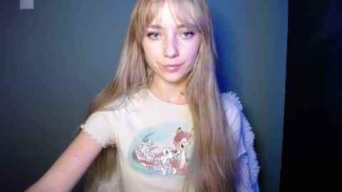 Snapshot of luciacam20 chatting on 10.23.25 Lucy online show from 10.23.25