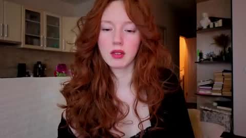 Snapshot of luciacoy chatting on 06.26.26 Lucia online show from 06.26.26