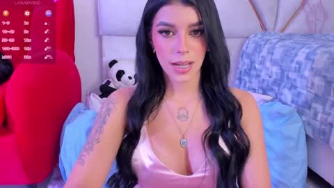 LuciaJhonnes online show from 09.28.25