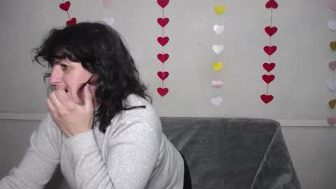 LuciaMi online show from 02.14.25