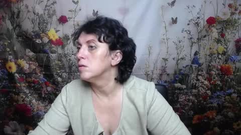 Snapshot of luciami chatting on 10.07.25 LuciaMi online show from 10.07.25