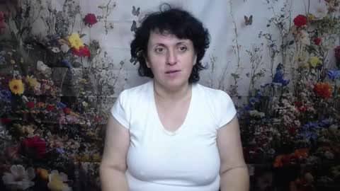 Snapshot of luciami chatting on 10.12.25 LuciaMi online show from 10.12.25