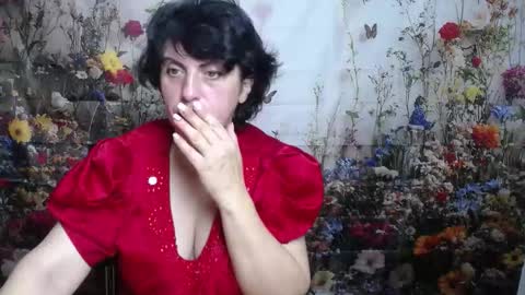 Snapshot of luciami chatting on 10.13.25 LuciaMi online show from 10.13.25