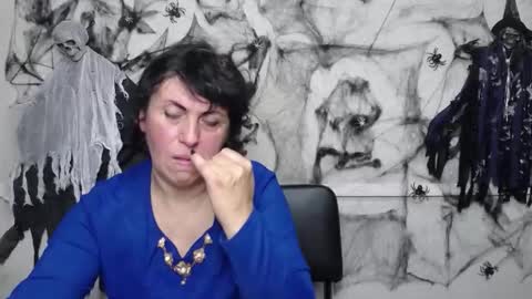 Snapshot of luciami chatting on 10.21.25 LuciaMi online show from 10.21.25