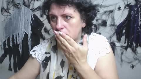 Snapshot of luciami chatting on 10.26.25 LuciaMi online show from 10.26.25