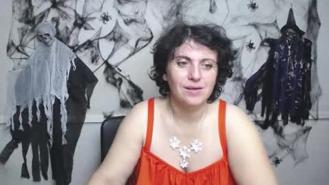 Snapshot of luciami chatting on 11.11.25 LuciaMi online show from 11.11.25