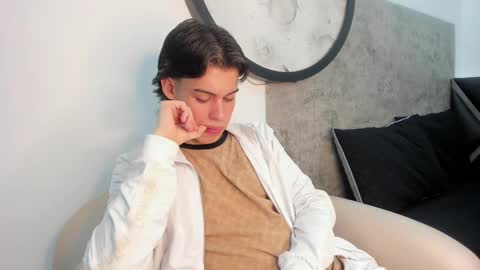 Snapshot of lucian_greyy chatting on 10.02.25 lucian_greyy online show from 10.02.25