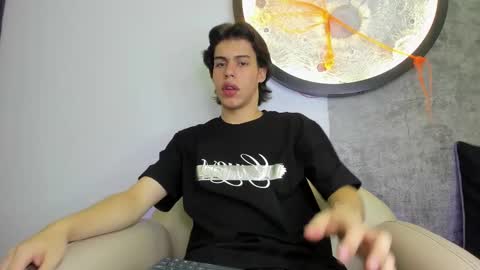 Snapshot of lucian_greyy chatting on 10.19.25 lucian_greyy online show from 10.19.25