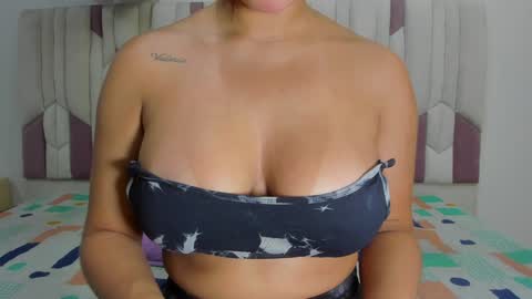 instagram luciana417  online show from 02.08.25