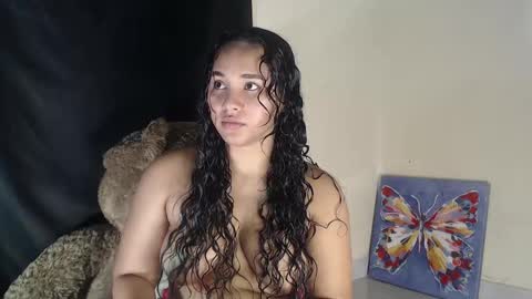 Snapshot of luciana_keating chatting on 02.23.25 luciana online show from 02.23.25