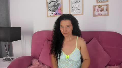 Snapshot of luciana_owens2 chatting on 01.15.25 luciana_owens2 online show from 01.15.25