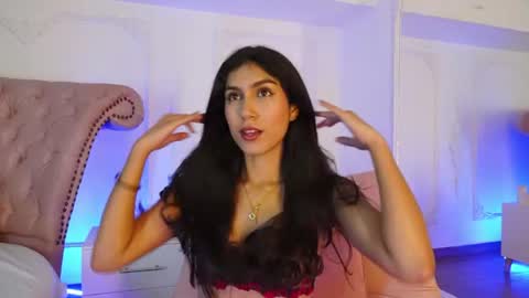 Snapshot of luciana_roa chatting on 06.28.26 Luciana online show from 06.28.26