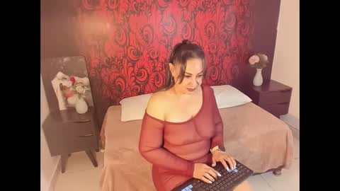 lucianablackwell online show from 10.02.25