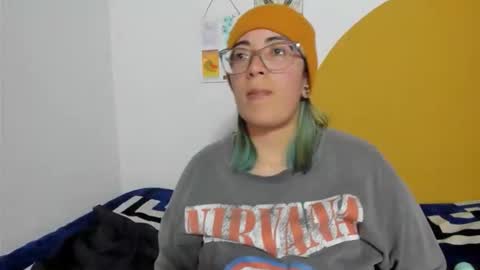 Snapshot of lucianacapisce chatting on 11.18.25 Dani 3 online show from 11.18.25