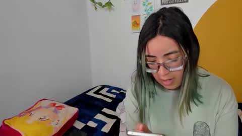 Snapshot of lucianacapisce chatting on 12.02.25 Dani 3 online show from 12.02.25